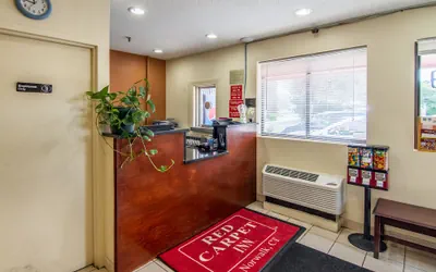 Photo 4 - Red Carpet Inn Norwalk