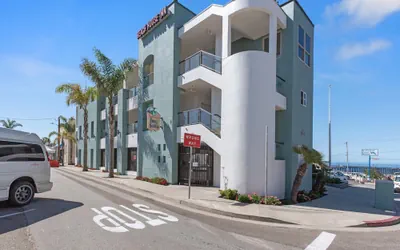 Photo 2 - Beach House Inn & Suites