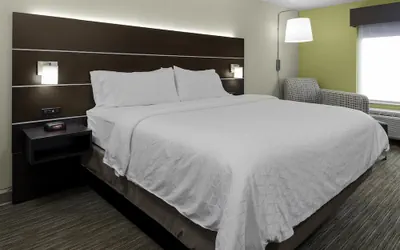 Photo 4 - Holiday Inn Express Hotel & Suites CORDELE NORTH by IHG