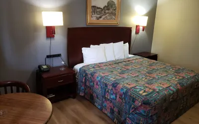 Photo 4 - River Heights Motel