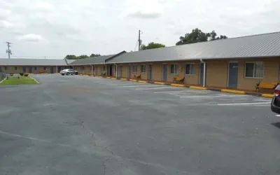 Photo 2 - River Heights Motel