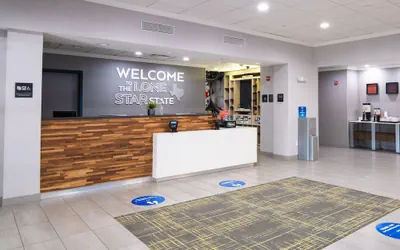 Photo 3 - Hampton Inn & Suites Dallas/Lewisville-Vista Ridge Mall, TX