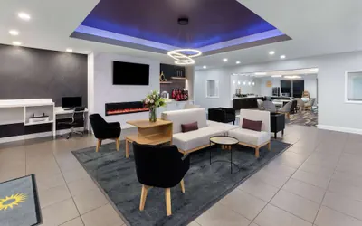 Photo 4 - La Quinta Inn & Suites by Wyndham Austin - Cedar Park
