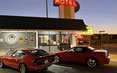 Photo 2 - Highlander Motel