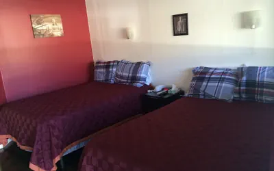 Photo 4 - Highlander Motel
