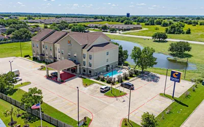 Photo 2 - Comfort Inn & Suites Navasota