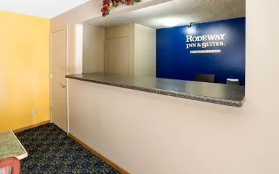 Photo 4 - Rodeway Inn & Suites Austin I-90