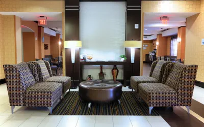 Photo 2 - Holiday Inn Express Hotel & Suites DALLAS WEST by IHG