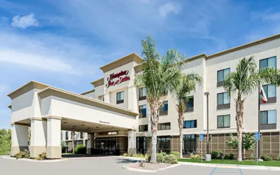 Photo 2 - Hampton Inn & Suites Bakersfield/Hwy 58, CA