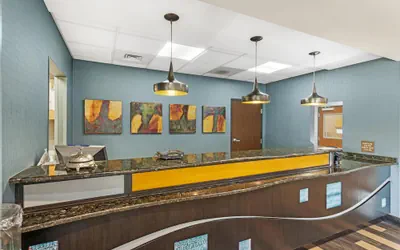Photo 5 - Best Western Plus Chain of Lakes Inn & Suites