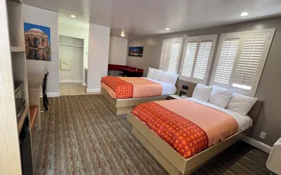 Photo 2 - Presidio Parkway Inn