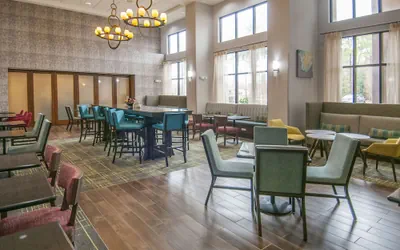 Photo 4 - Hampton Inn & Suites Baton Rouge/Port Allen