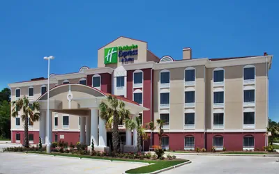 Photo 2 - Holiday Inn Express Hotel & Suites AMITE by IHG