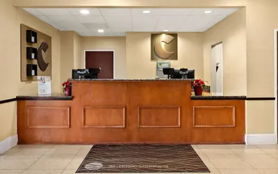 Photo 3 - Comfort Inn New Orleans Airport South