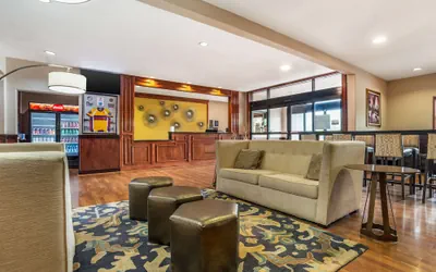 Photo 3 - Best Western Plus Circle Inn