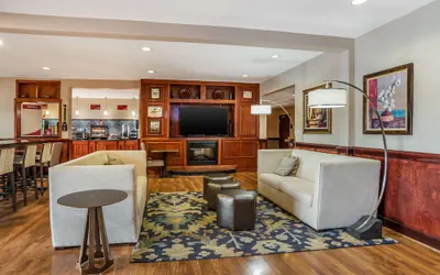 Photo 4 - Best Western Plus Circle Inn