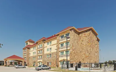 Photo 2 - La Quinta Inn & Suites by Wyndham McKinney