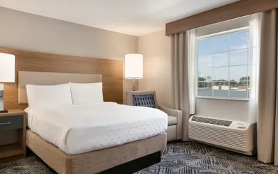 Photo 2 - Candlewood Suites Deer Park TX by IHG