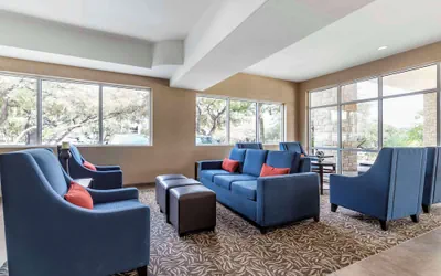 Photo 4 - Comfort Suites Medical Center near Six Flags