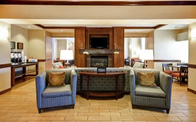 Photo 4 - Hampton Inn & Suites Folsom