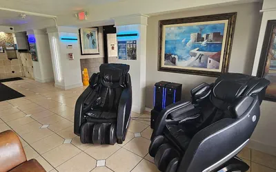 Photo 5 - Days Inn & Suites by Wyndham Tampa/Fairground/Casino Area