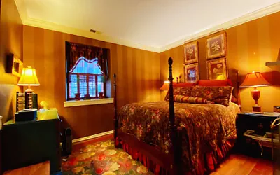 Photo 2 - The Wayside Inn Bed & Breakfast