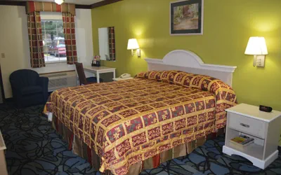 Photo 5 - Economy Inn - Akron