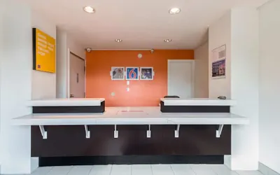 Photo 3 - Motel 6 Beaverton, OR