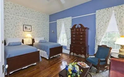 Photo 4 - The Lily Inn