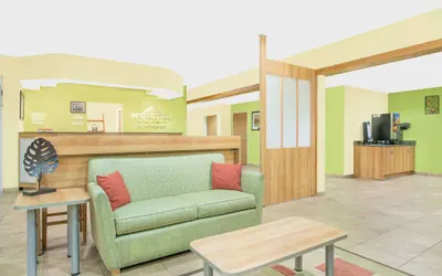 Photo 2 - Microtel Inn & Suites by Wyndham Tuscumbia/Muscle Shoals