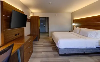Photo 5 - Holiday Inn Express & Suites Shelbyville Indianapolis by IHG