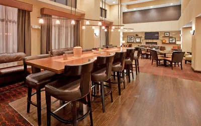 Photo 3 - Hampton Inn & Suites Aberdeen