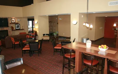 Photo 4 - Hampton Inn & Suites Aberdeen