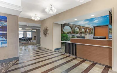Photo 4 - Best Western Plus Glen Allen Inn