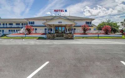 Photo 2 - Motel 6 Front Royal, VA