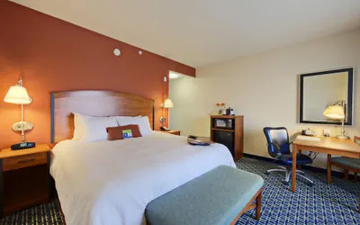 Photo 4 - Hampton Inn & Suites Ridgecrest