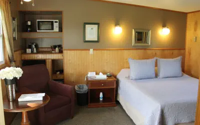 Photo 3 - All Seasons Inn Corp