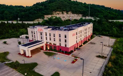 Photo 2 - Hampton Inn & Suites Wilder