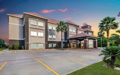 La Quinta Inn & Suites by Wyndham Alvin