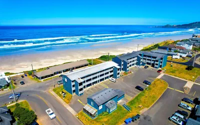 Photo 2 - Waves Hotel NYE Beach - Newport OR
