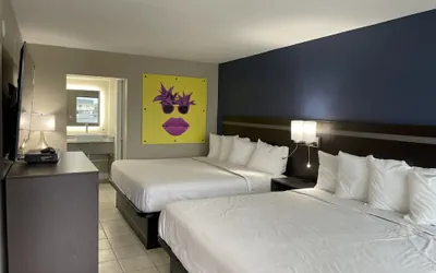 Photo 2 - Seaside Sands Inn