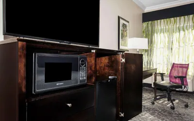 Photo 5 - La Quinta Inn & Suites by Wyndham Columbus TX