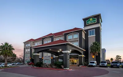 La Quinta Inn & Suites by Wyndham Columbus TX
