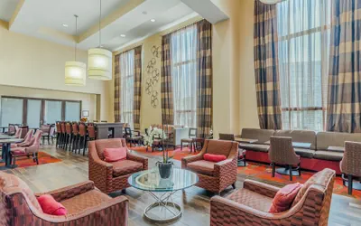 Photo 4 - Hampton Inn & Suites Detroit / Airport - Romulus