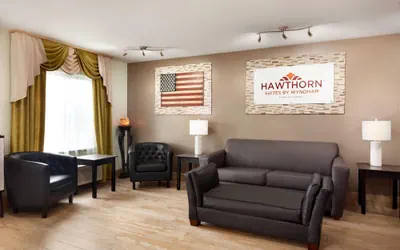Photo 3 - Hawthorn Extended Stay by Wyndham Saint Robert