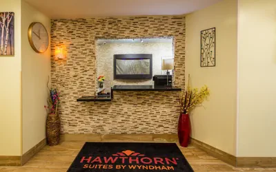 Photo 5 - Hawthorn Extended Stay by Wyndham Saint Robert