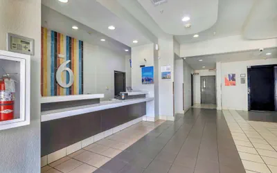 Photo 3 - Motel 6 Cedar Park, TX