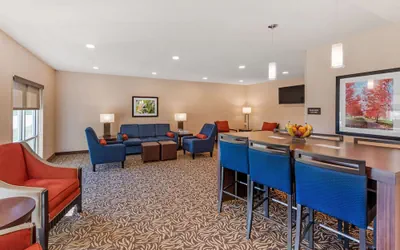Photo 3 - Comfort Inn & Suites near Route 66