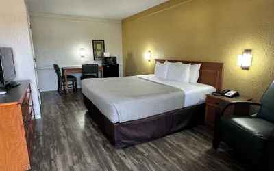 Photo 5 - Baymont by Wyndham Nacogdoches Near University