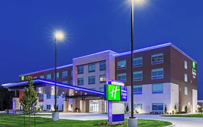 Photo 2 - Holiday Inn Express & Suites Parsons by IHG